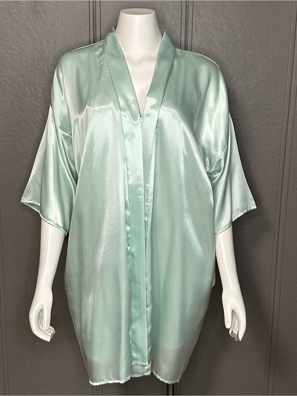 Vintage L.A. Intimates Nightie and Robe NWT